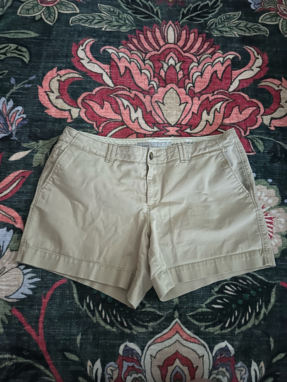 4/$20 Old Navy Mid Rise Khaki Shorts Women’s Size 10 Casual Chino